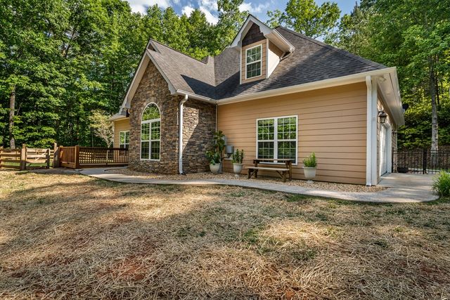 201 Oakawana Trail, Blue Ridge, GA 30513