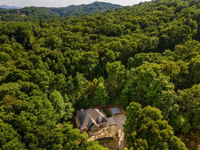 201 Oakawana Trail, Blue Ridge, GA 30513