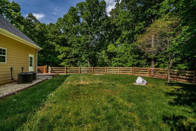 201 Oakawana Trail, Blue Ridge, GA 30513