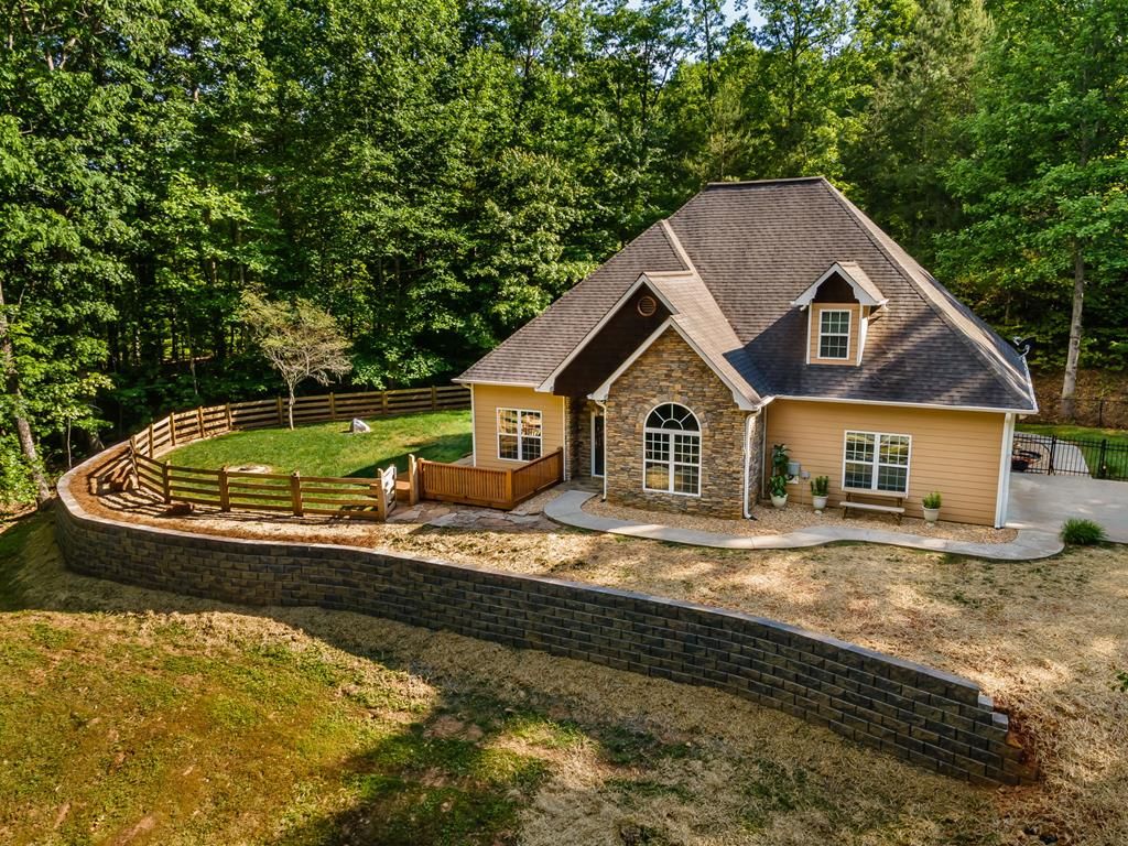 201 Oakawana Trail, Blue Ridge, GA 30513
