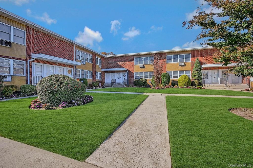 45 Farber Drive 45, West Babylon, NY 11704