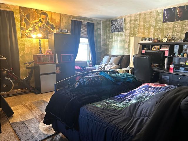 907 Crest Ave, Charleroi Boro, PA 15022