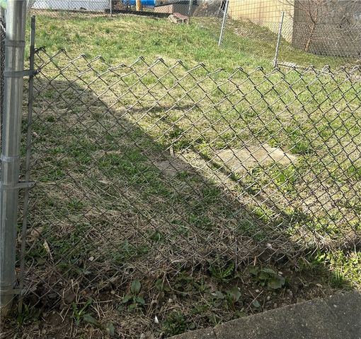 907 Crest Ave, Charleroi Boro, PA 15022