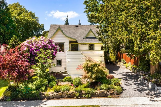 8819 Ashworth Avenue N, Seattle, WA 98103