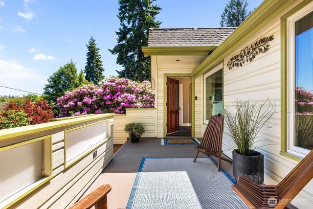 8819 Ashworth Avenue N, Seattle, WA 98103