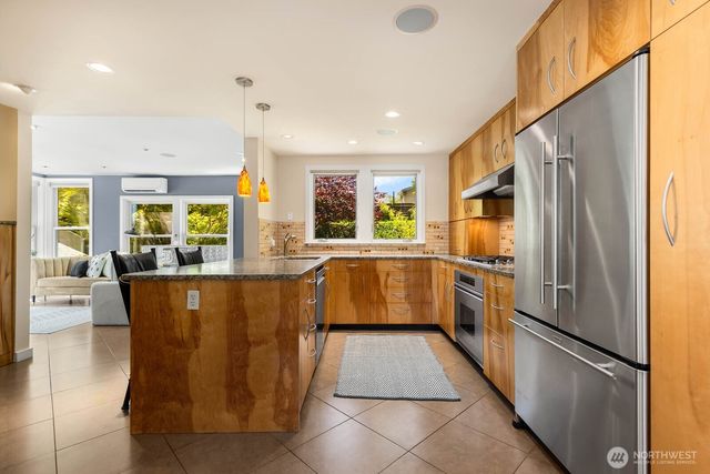 8819 Ashworth Avenue N, Seattle, WA 98103