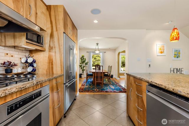 8819 Ashworth Avenue N, Seattle, WA 98103