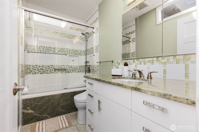 8819 Ashworth Avenue N, Seattle, WA 98103