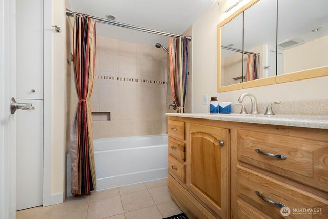 8819 Ashworth Avenue N, Seattle, WA 98103
