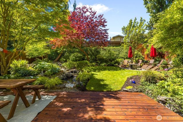 8819 Ashworth Avenue N, Seattle, WA 98103