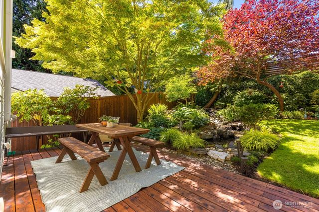 8819 Ashworth Avenue N, Seattle, WA 98103