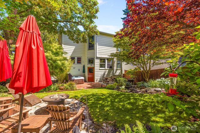 8819 Ashworth Avenue N, Seattle, WA 98103