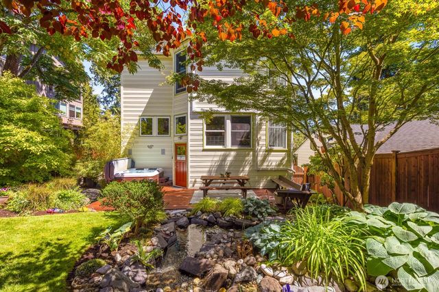 8819 Ashworth Avenue N, Seattle, WA 98103