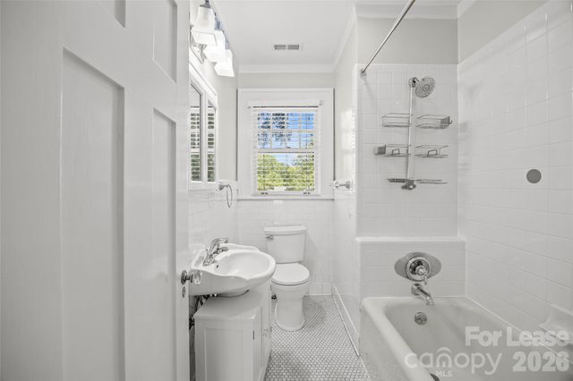 2025 Sharon Road, Charlotte, NC 28207