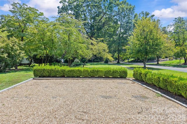 2025 Sharon Road, Charlotte, NC 28207