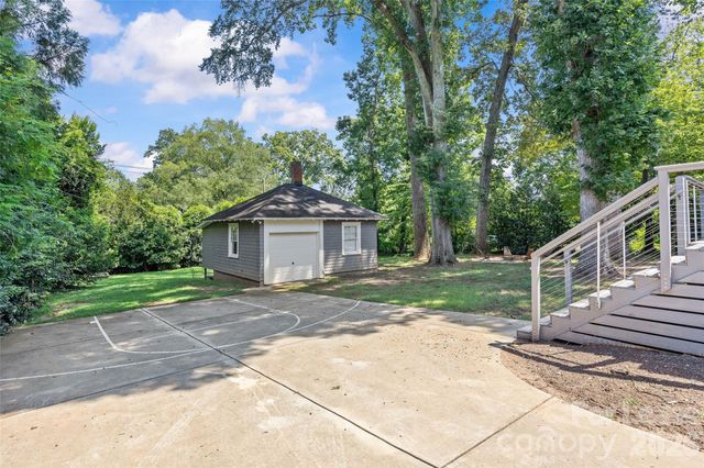 2025 Sharon Road, Charlotte, NC 28207