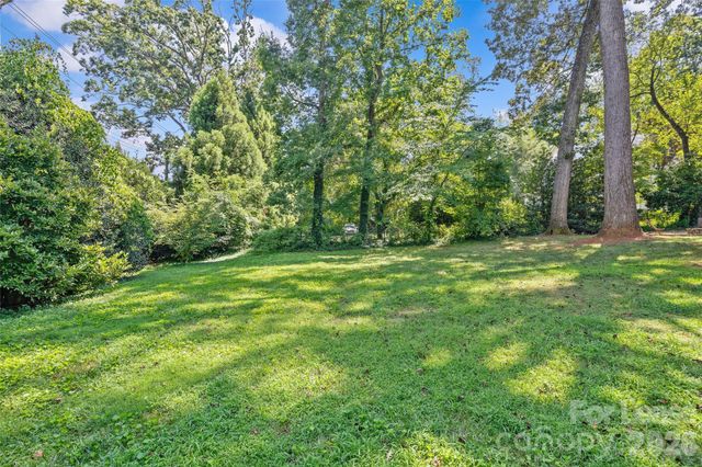 2025 Sharon Road, Charlotte, NC 28207