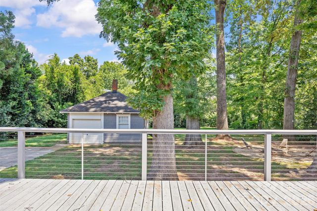 2025 Sharon Road, Charlotte, NC 28207