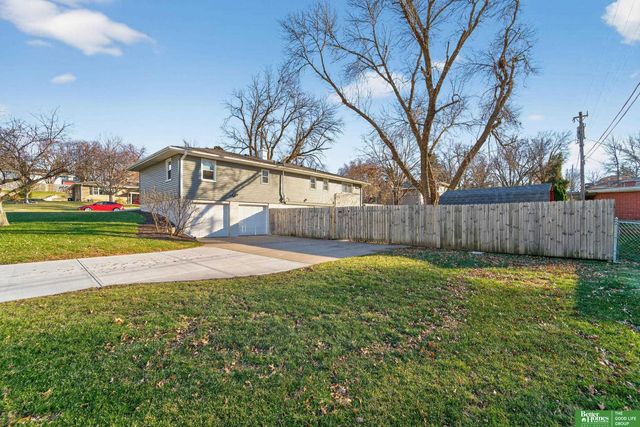3006 S 107 Street, Omaha, NE 68124