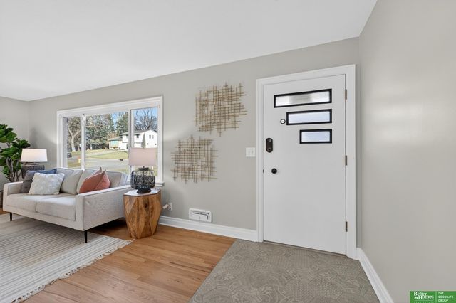 3006 S 107 Street, Omaha, NE 68124