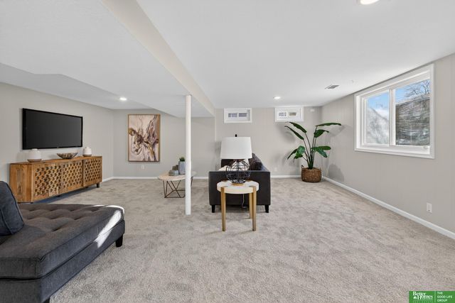 3006 S 107 Street, Omaha, NE 68124