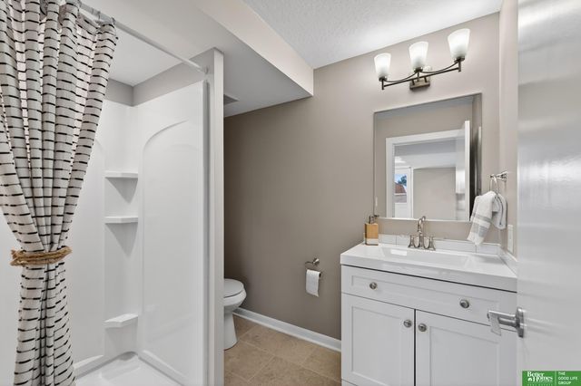 3006 S 107 Street, Omaha, NE 68124