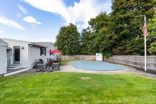 15 Marlboro Rd, Woburn, MA 01801