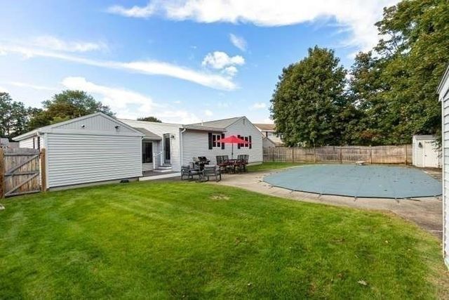 15 Marlboro Rd, Woburn, MA 01801