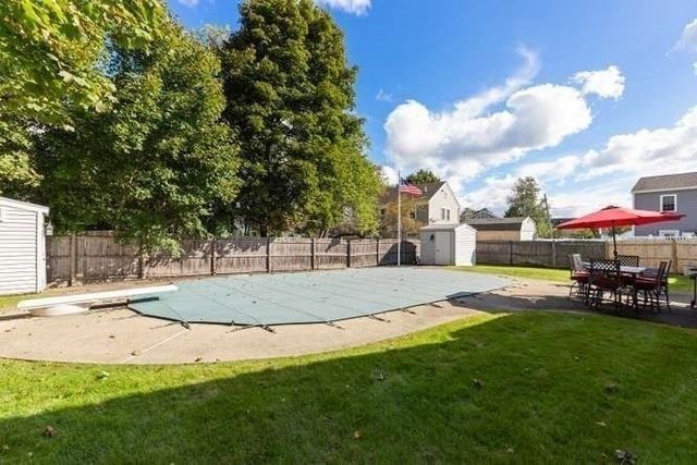 15 Marlboro Rd, Woburn, MA 01801