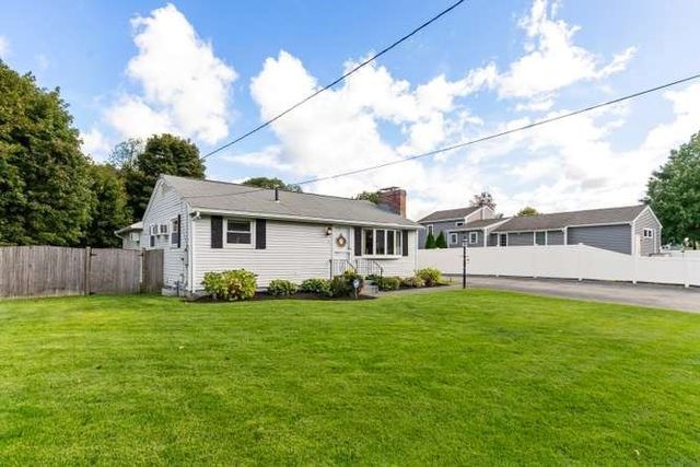 15 Marlboro Rd, Woburn, MA 01801