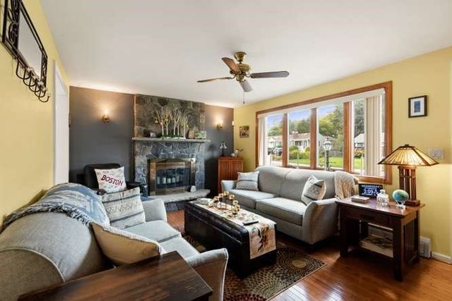 15 Marlboro Rd, Woburn, MA 01801