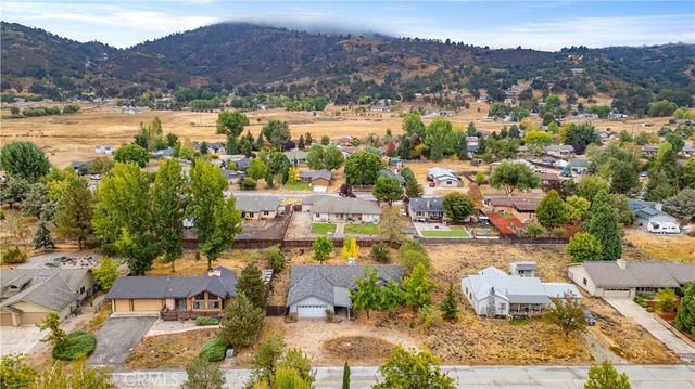 30000 Jamaica Dunes Drive, Tehachapi, CA 93561