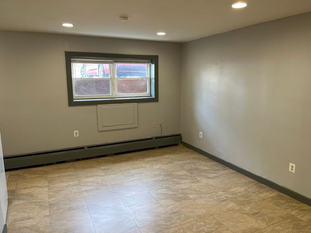 32 Cook Avenue B12, Meriden, CT 06451