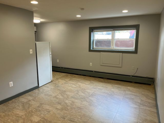 32 Cook Avenue B12, Meriden, CT 06451