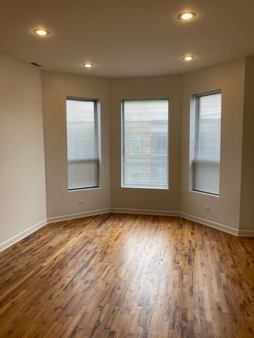 4041 S Calumet Avenue, Chicago, IL 60653