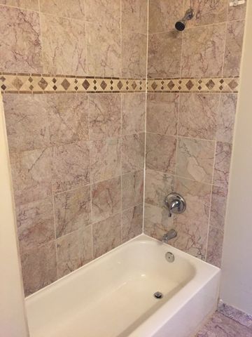 4041 S Calumet Avenue, Chicago, IL 60653