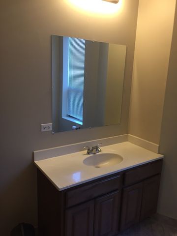 4041 S Calumet Avenue, Chicago, IL 60653