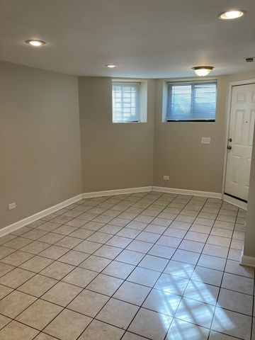 4041 S Calumet Avenue, Chicago, IL 60653