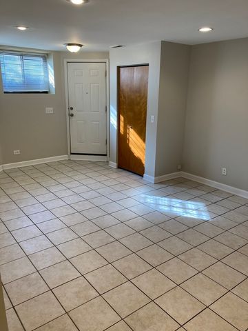 4041 S Calumet Avenue, Chicago, IL 60653