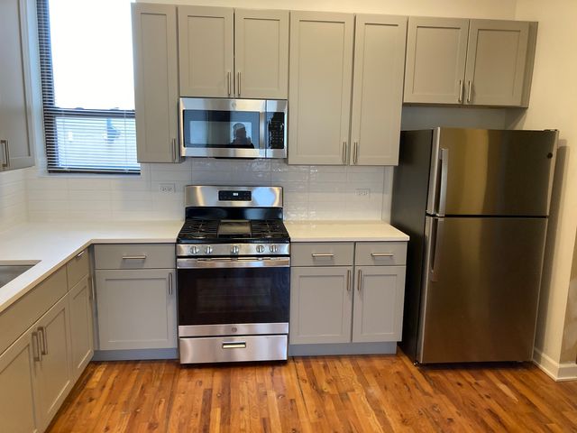 4041 S Calumet Avenue, Chicago, IL 60653