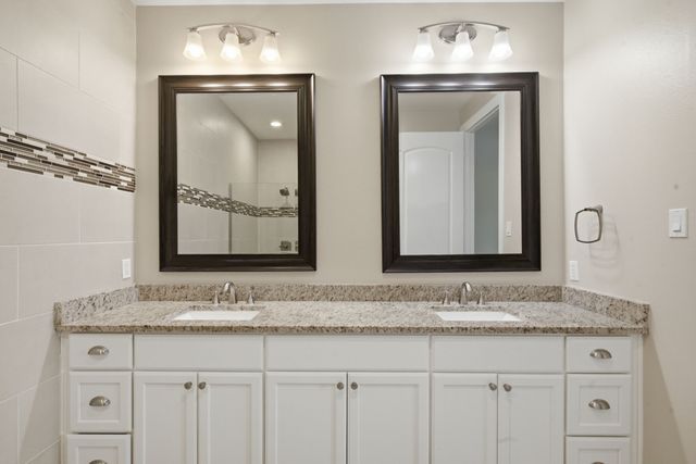 5221 Park Drive, River Oaks, TX 76114