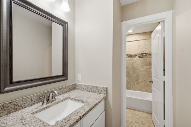 5221 Park Drive, River Oaks, TX 76114