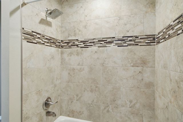 5221 Park Drive, River Oaks, TX 76114