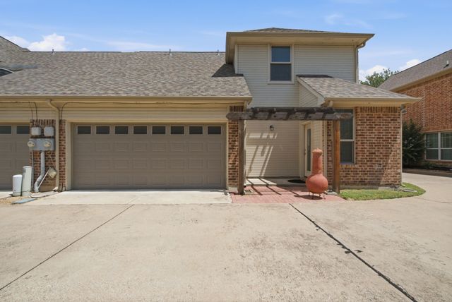 5221 Park Drive, River Oaks, TX 76114