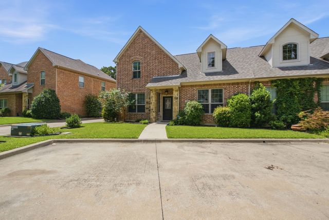 5221 Park Drive, River Oaks, TX 76114