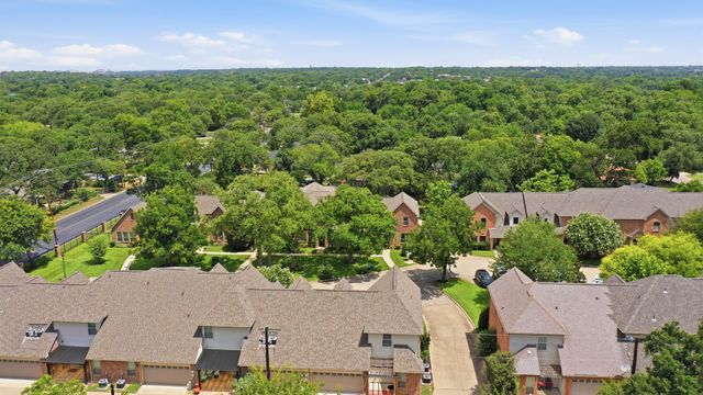 5221 Park Drive, River Oaks, TX 76114