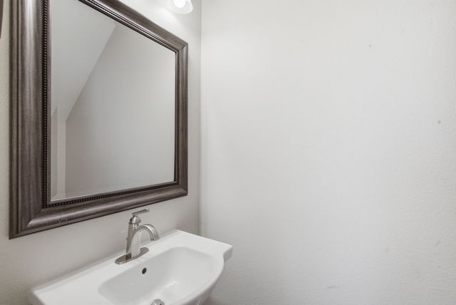5221 Park Drive, River Oaks, TX 76114