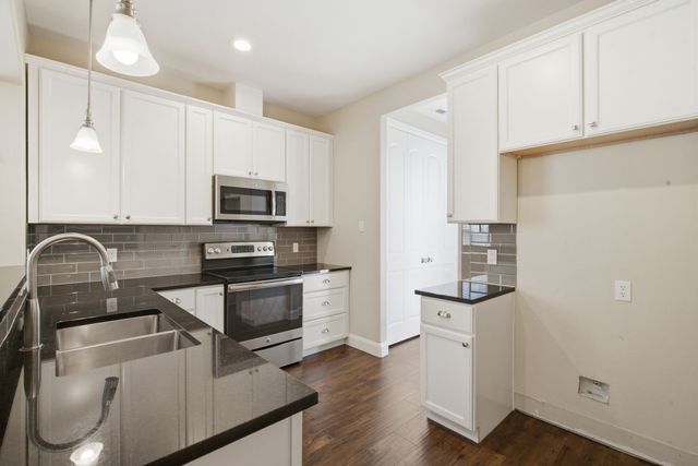 5221 Park Drive, River Oaks, TX 76114