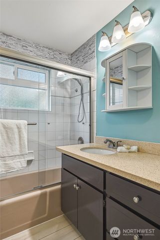 11350 28th Avenue NE, Seattle, WA 98125