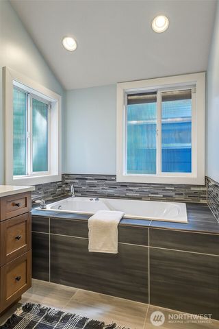 11350 28th Avenue NE, Seattle, WA 98125